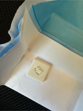 Loose Radiant-Cut labDiamond - clear color D clarity vvs2 size 0.99 ct